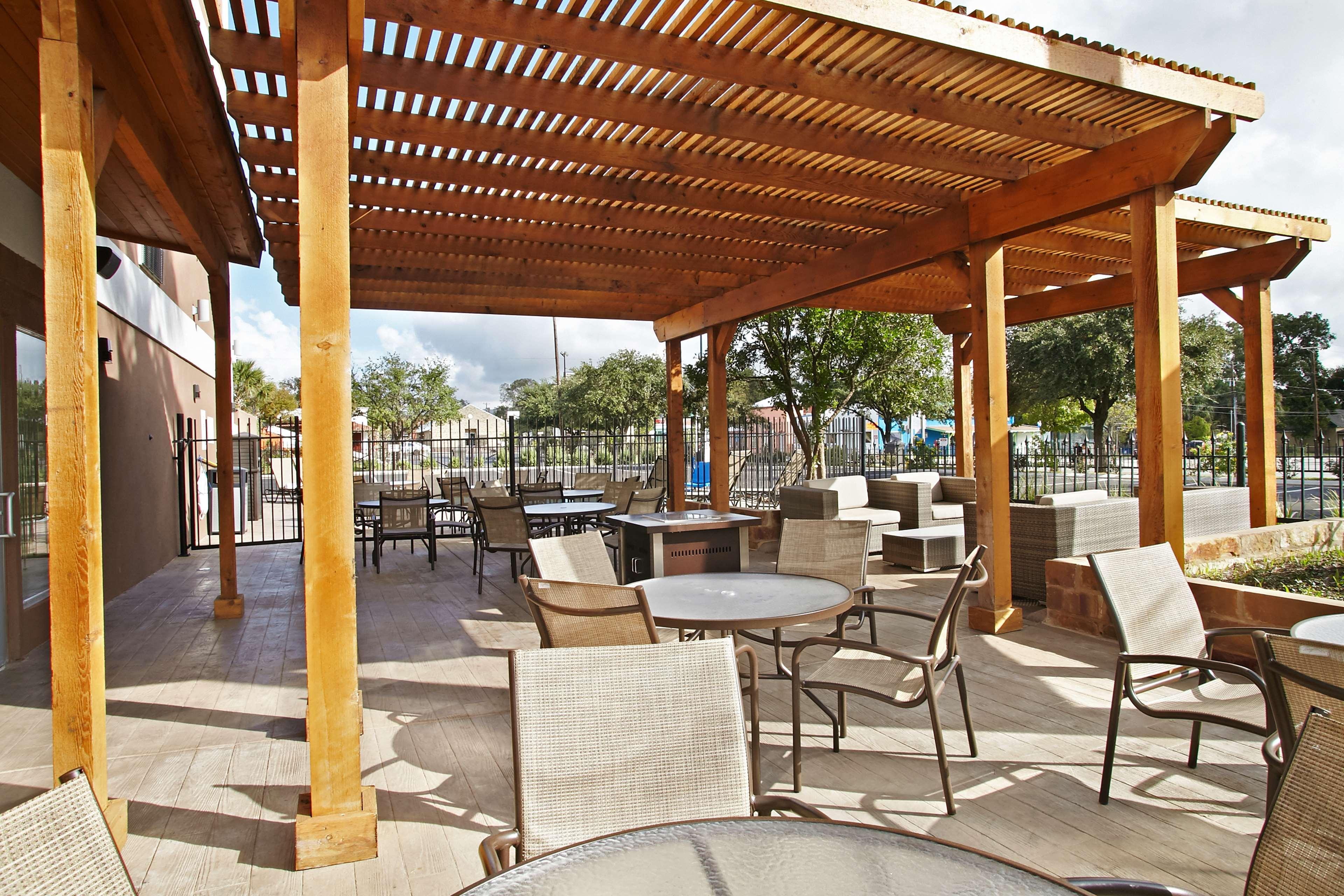 Best Western Plus Madison-Huntsville Hotel Exterior foto